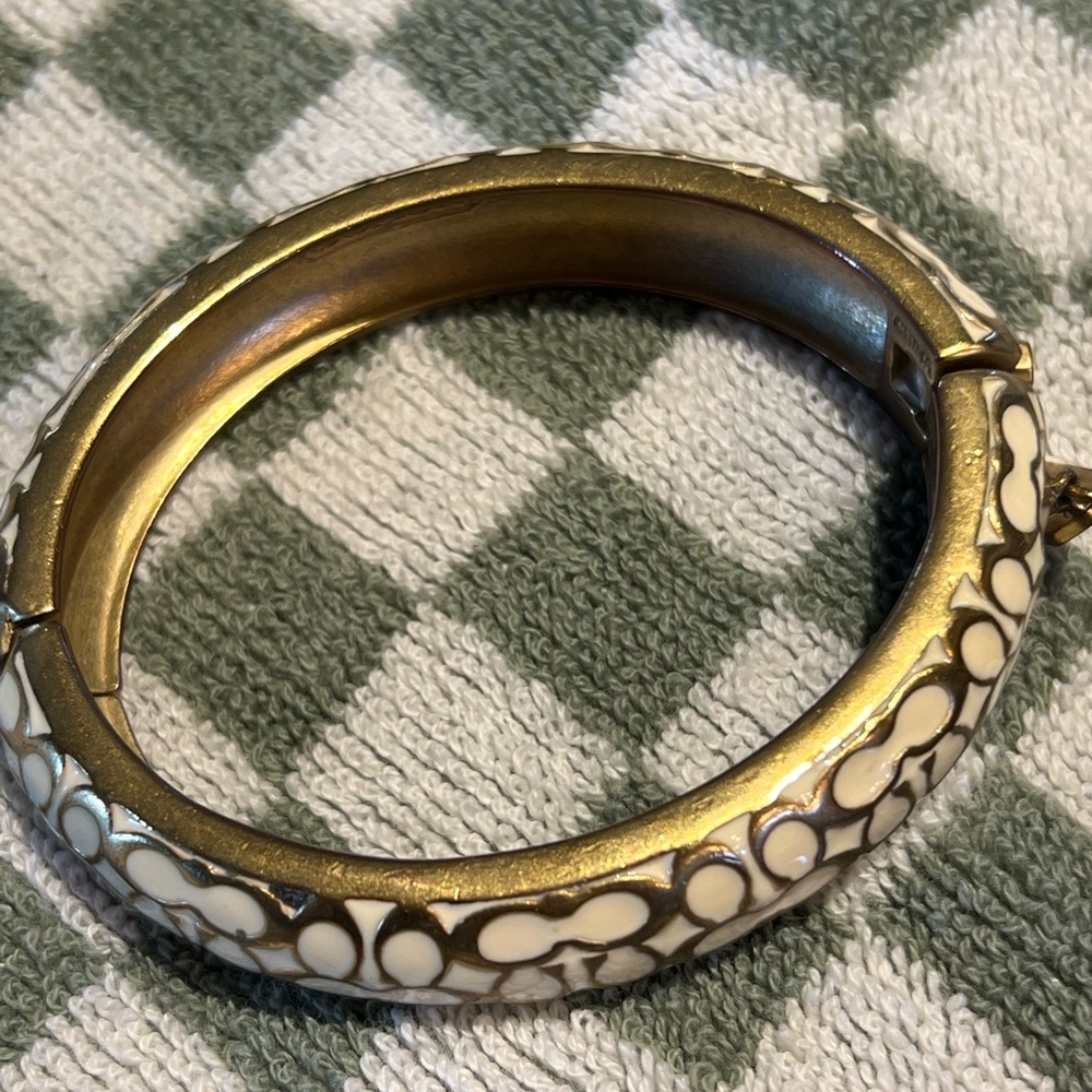 Coach hinged bangle - Picture 8 of 8